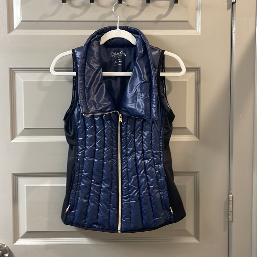 Calvin Klein Performance Vest - Picture 3 of 4